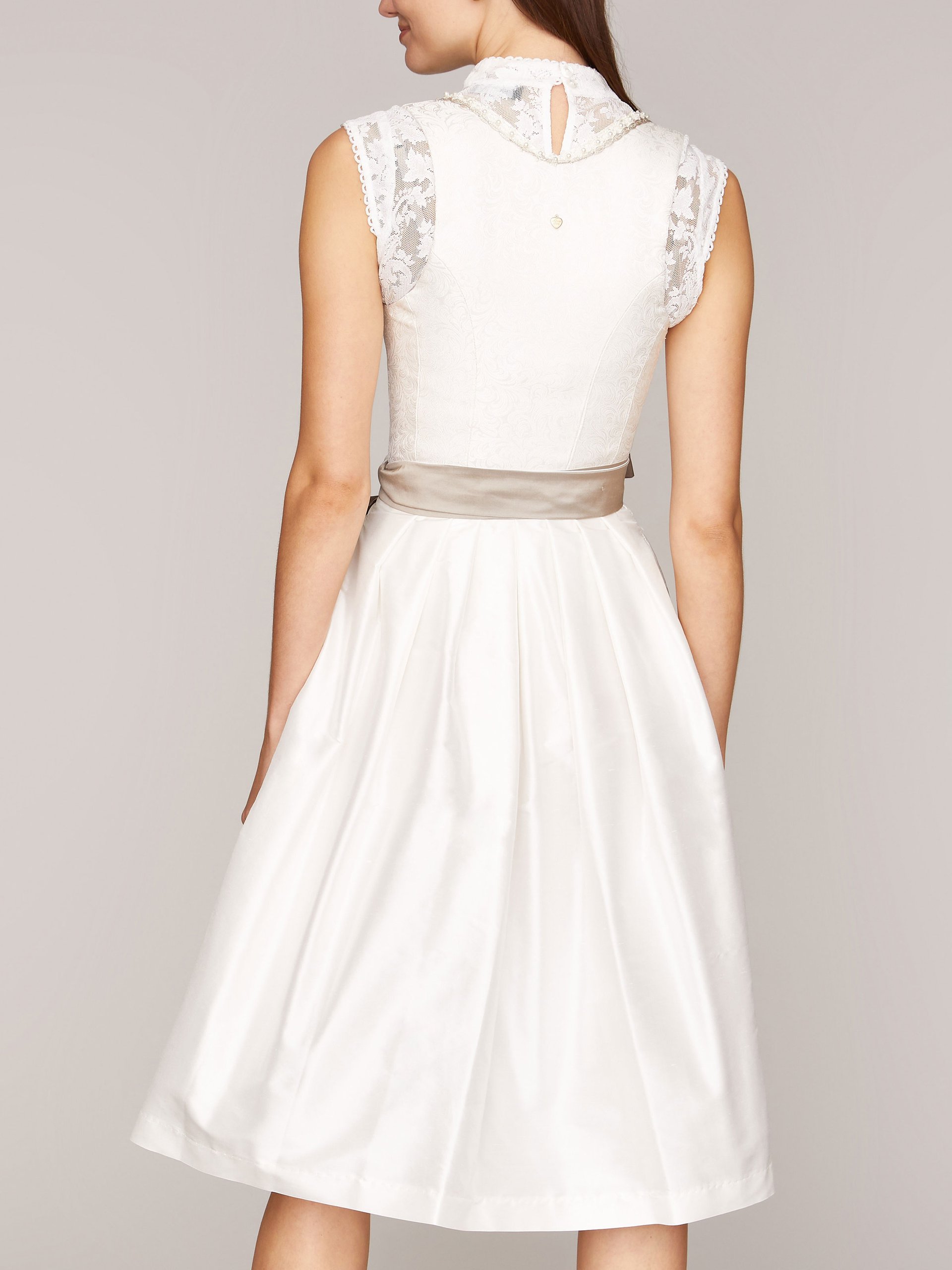 weißes kleid schwanger