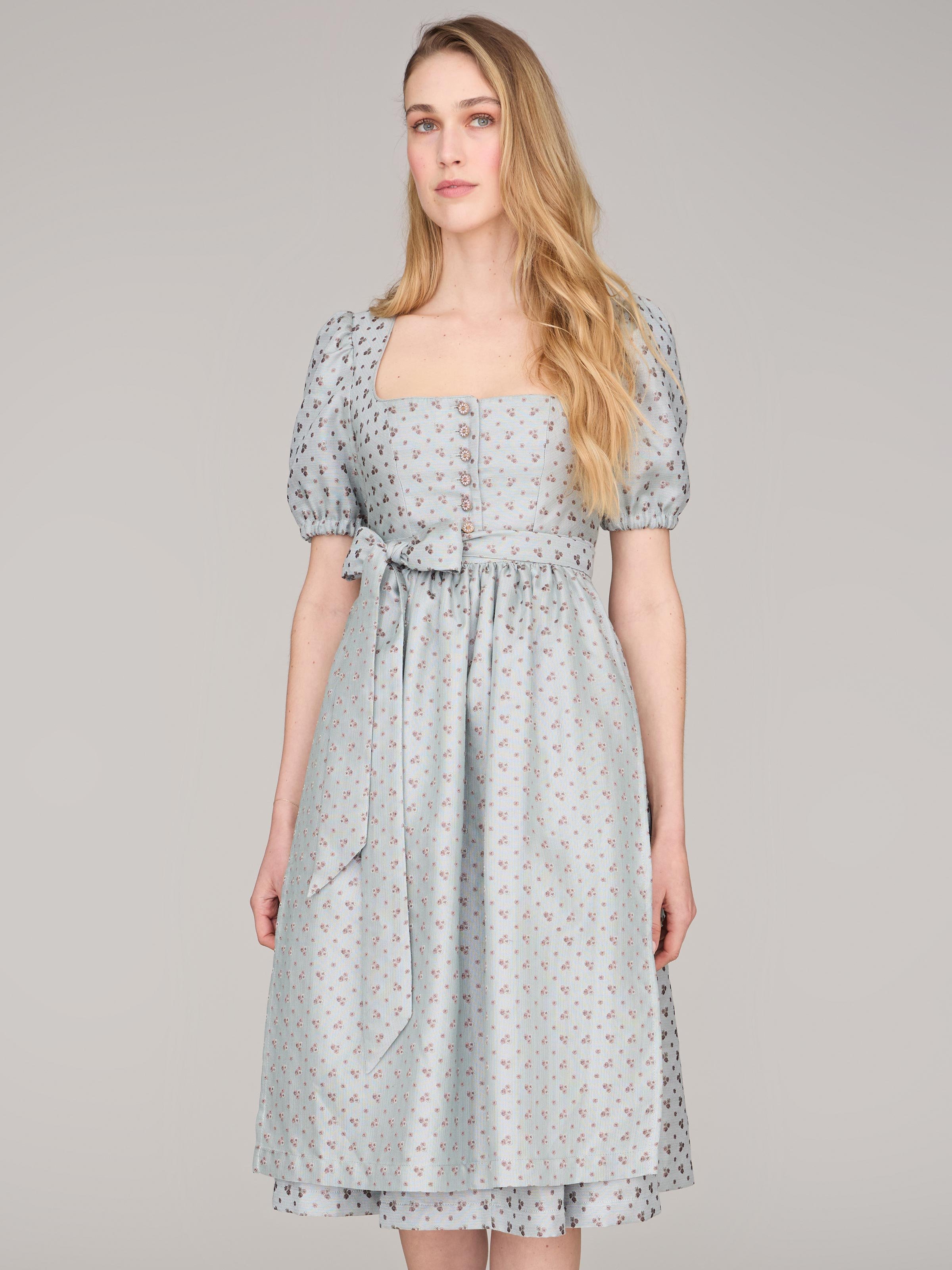 Hellblaues Dirndl mit Puffärmeln