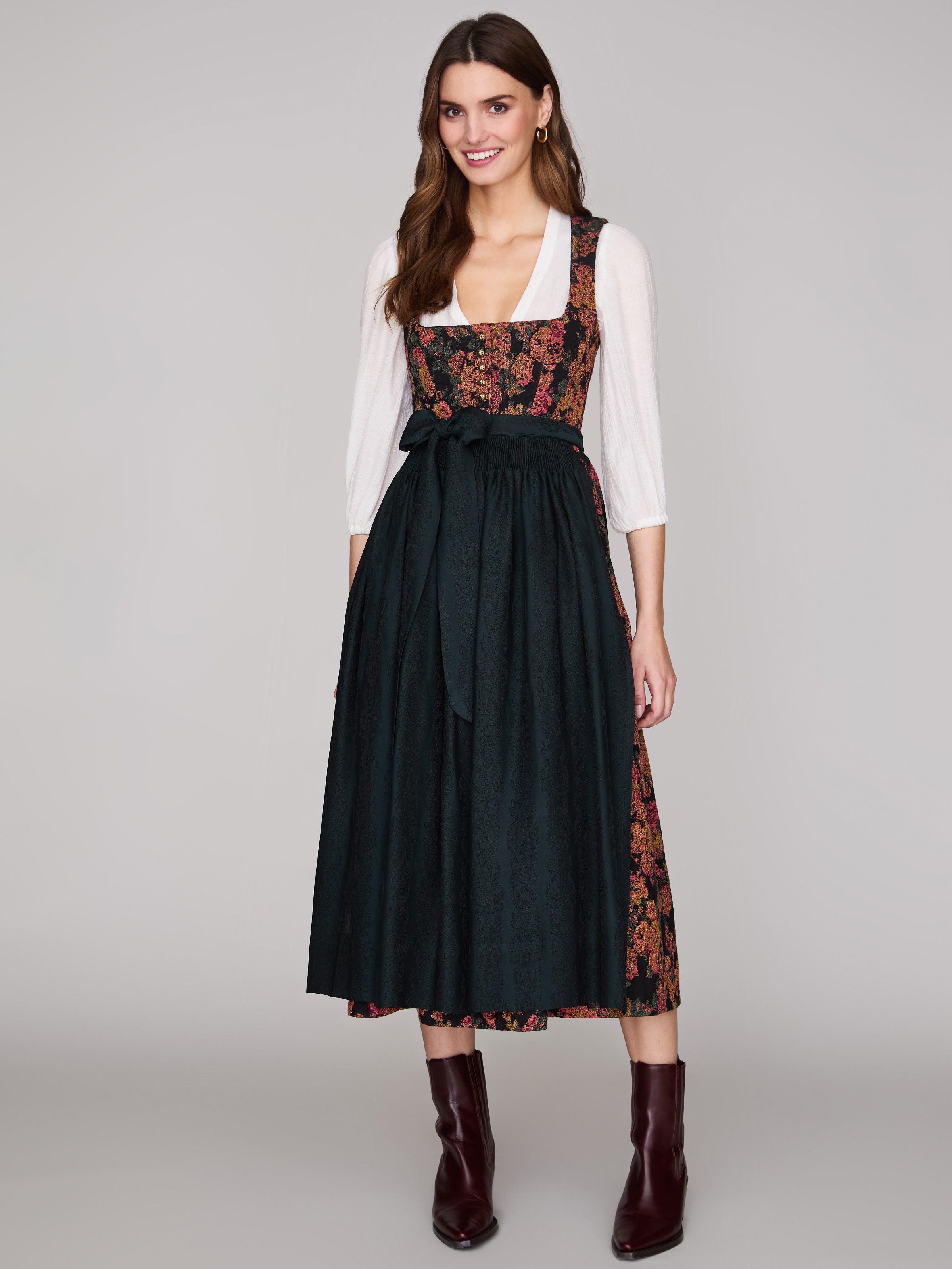 Schwarzes Dirndl mit goldenem Blumenmuster