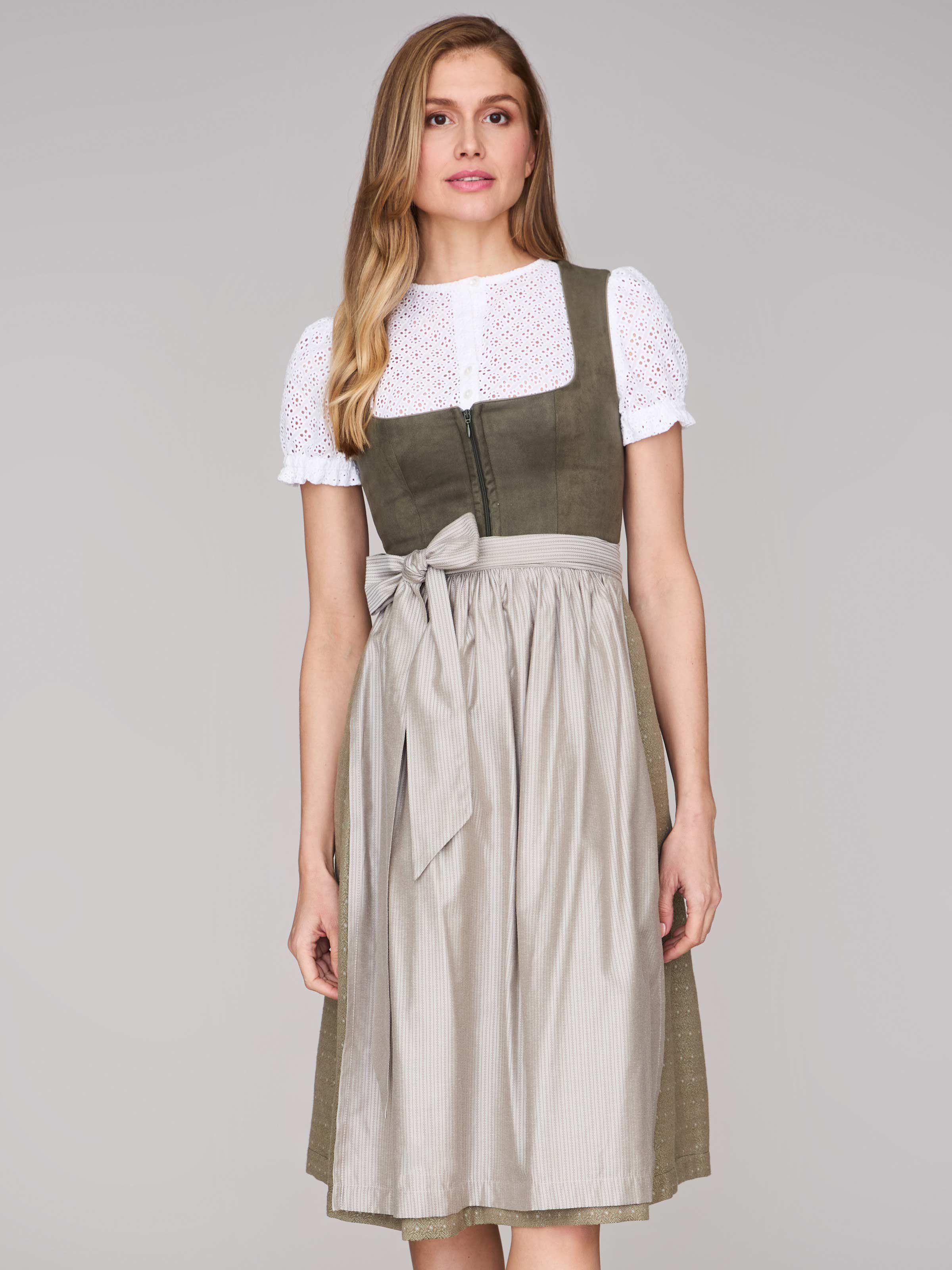 Moosgrünes Dirndl mit Velours-Mieder