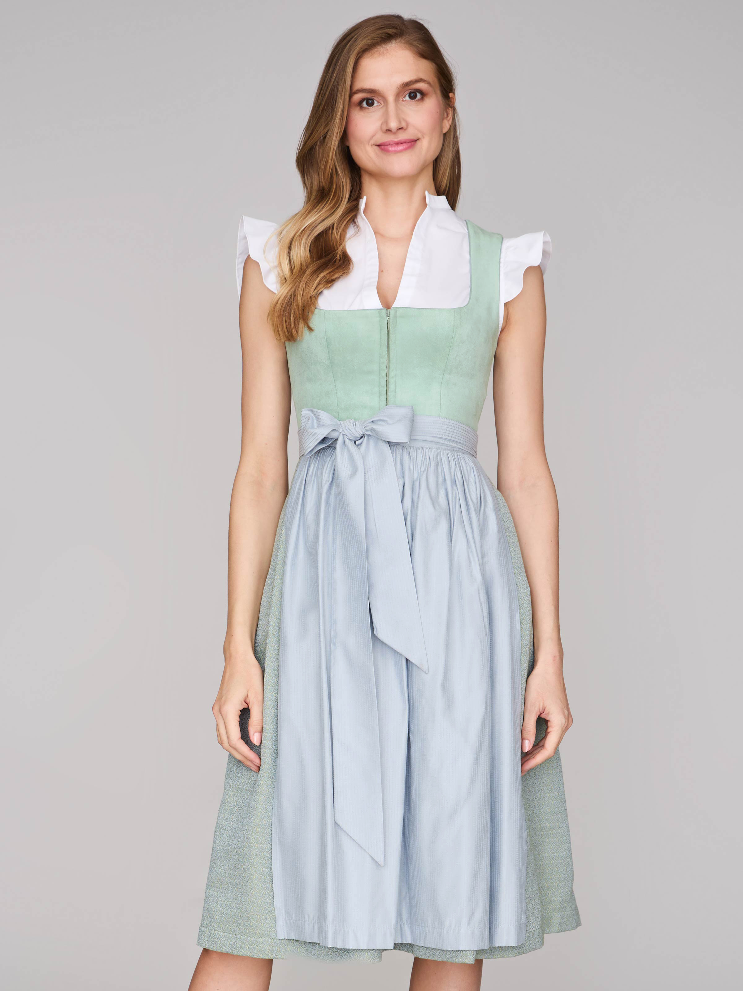 Mintgrünes Dirndl mit Velours-Mieder