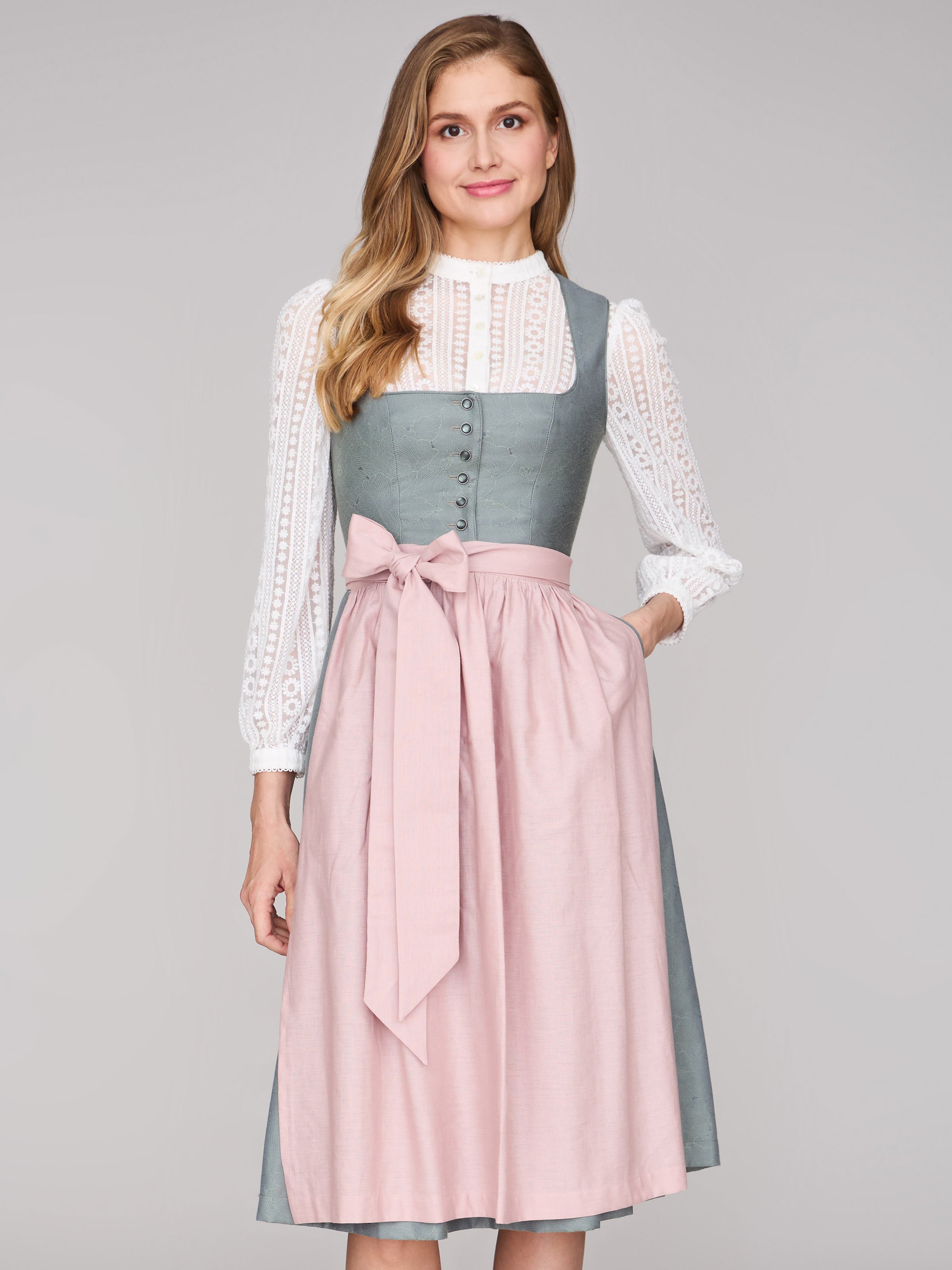 Salbeigrünes Dirndl mit Knöpfen