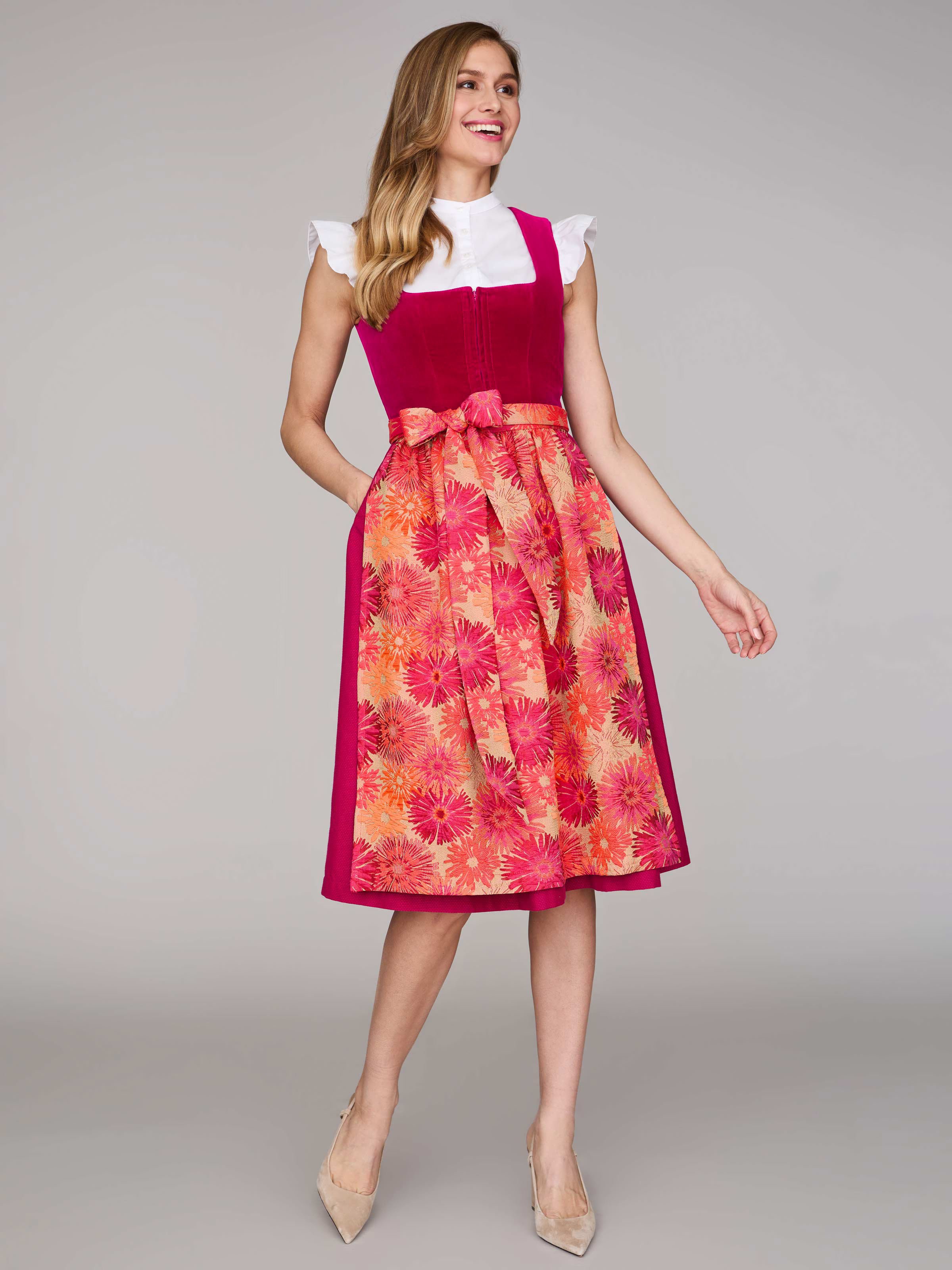 Pinkes Dirndl mit Samt-Mieder