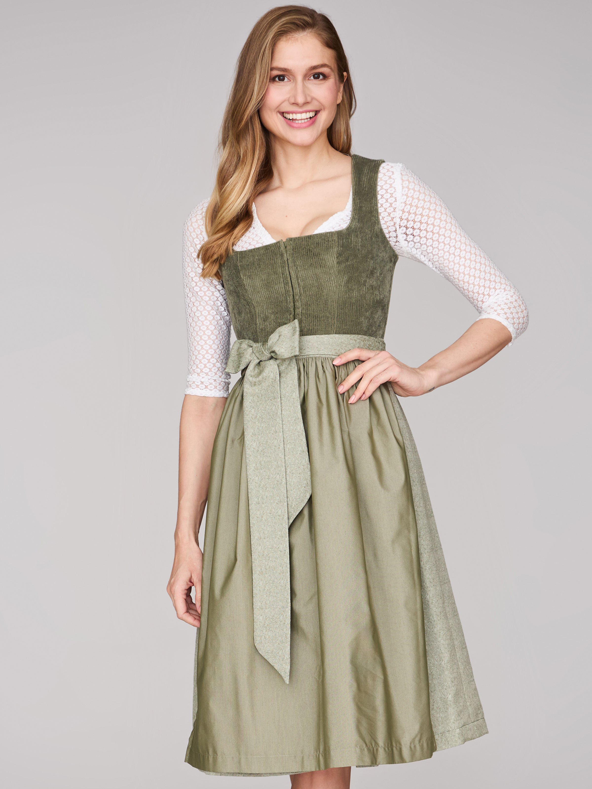 Grünes Dirndl mit Cord-Mieder