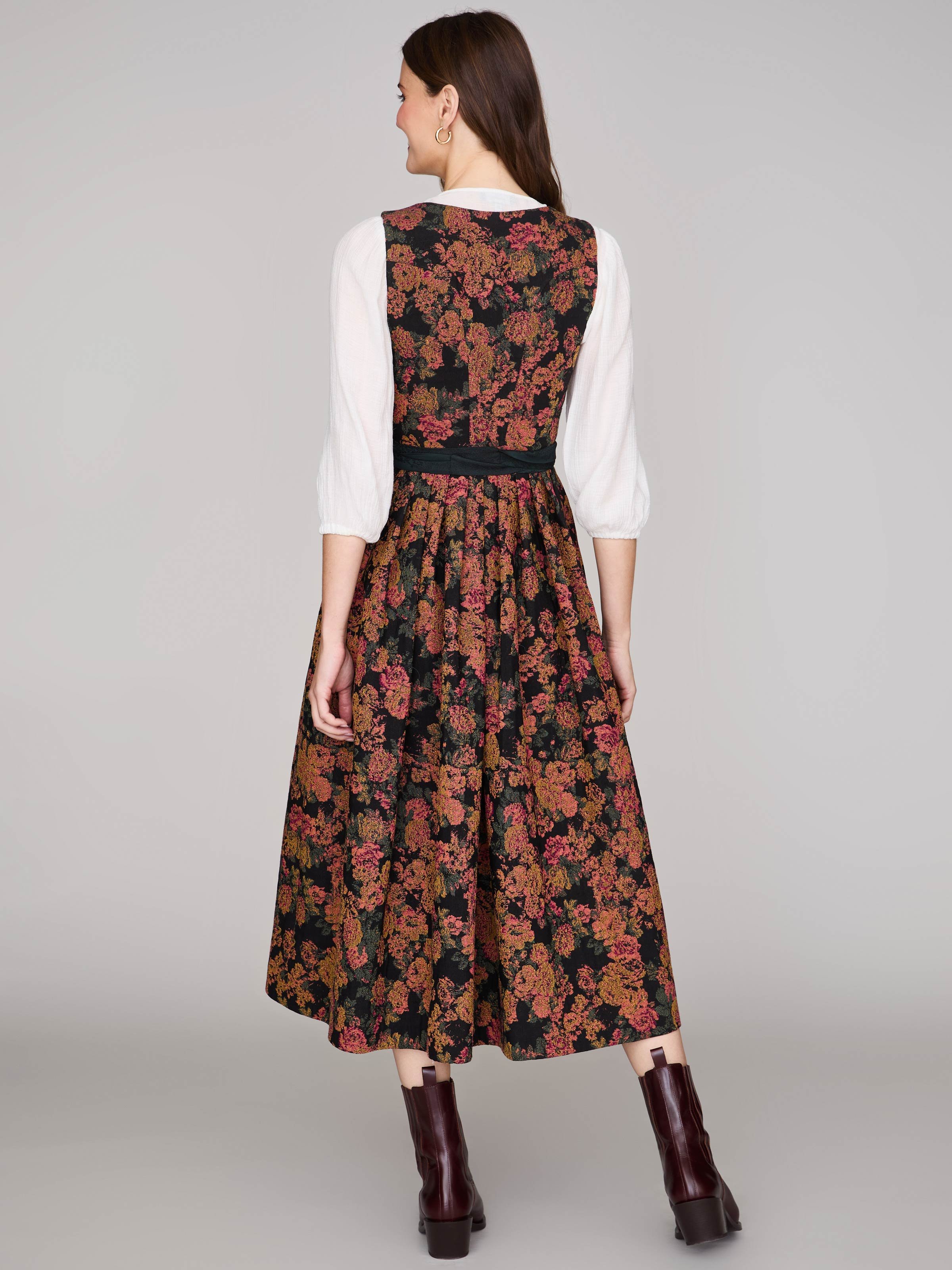 Schwarzes Dirndl mit goldenem Blumenmuster