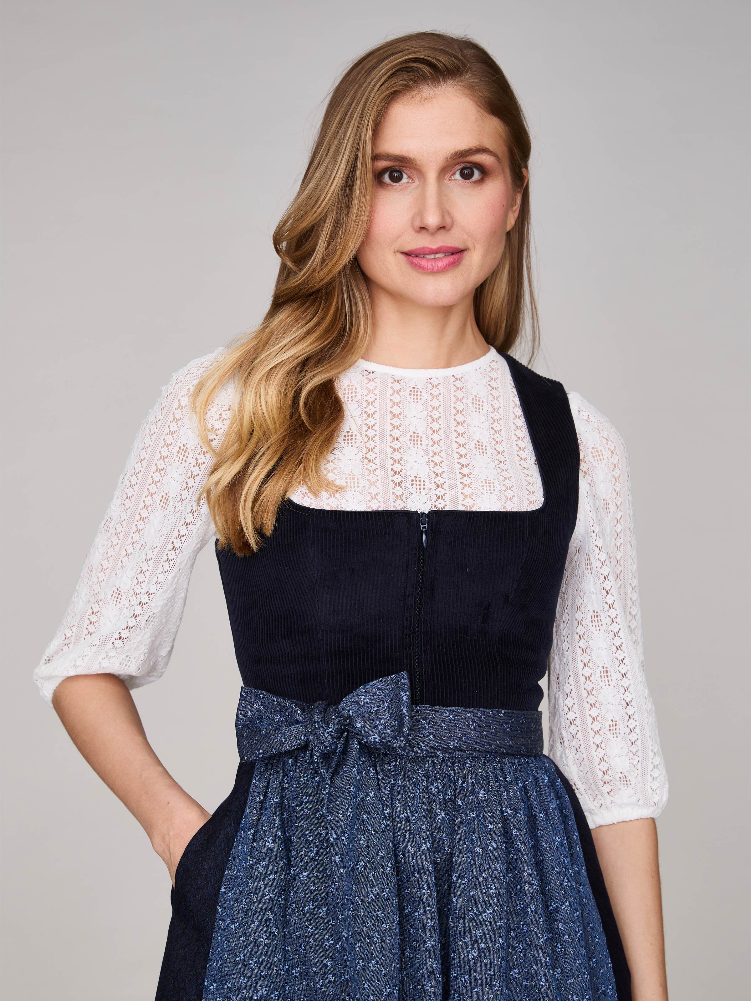 Dunkelblaues Dirndl mit Cord-Mieder