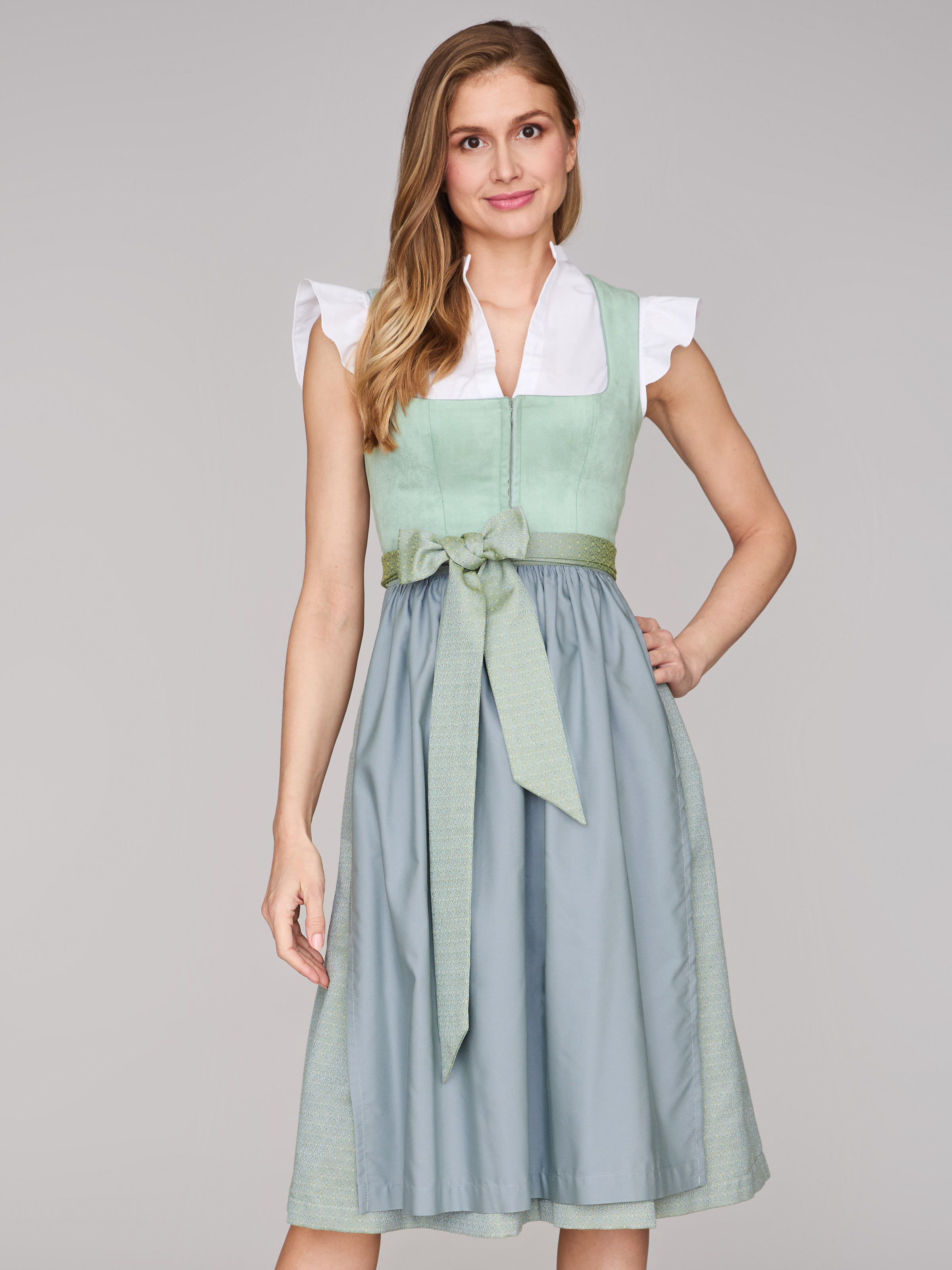 Mintgrünes Dirndl mit Velours-Mieder