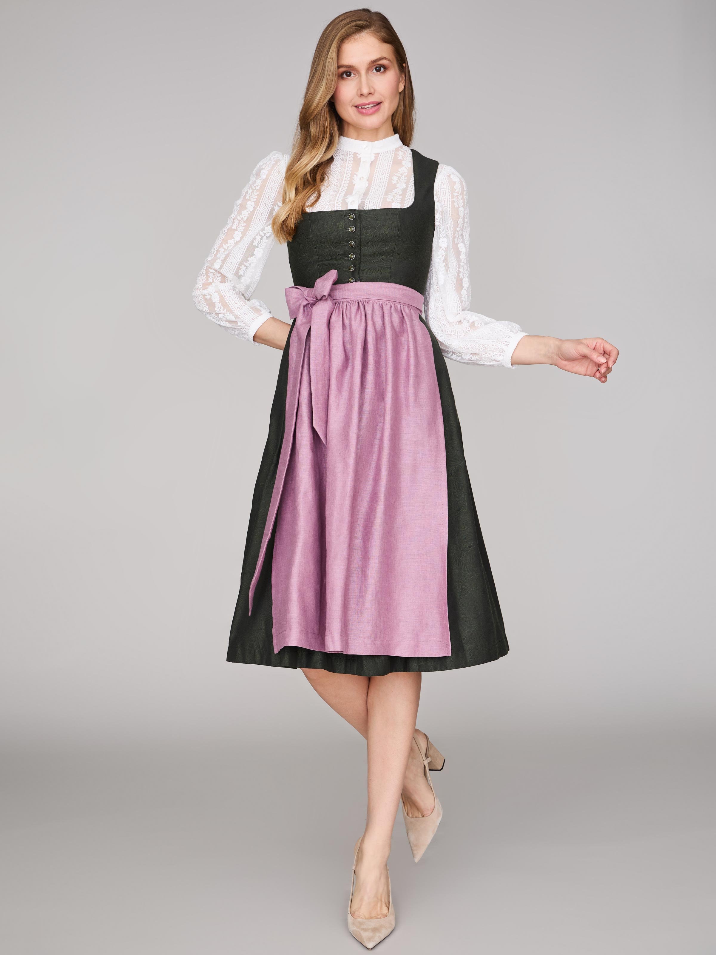 Grünes Dirndl mit Knöpfen 