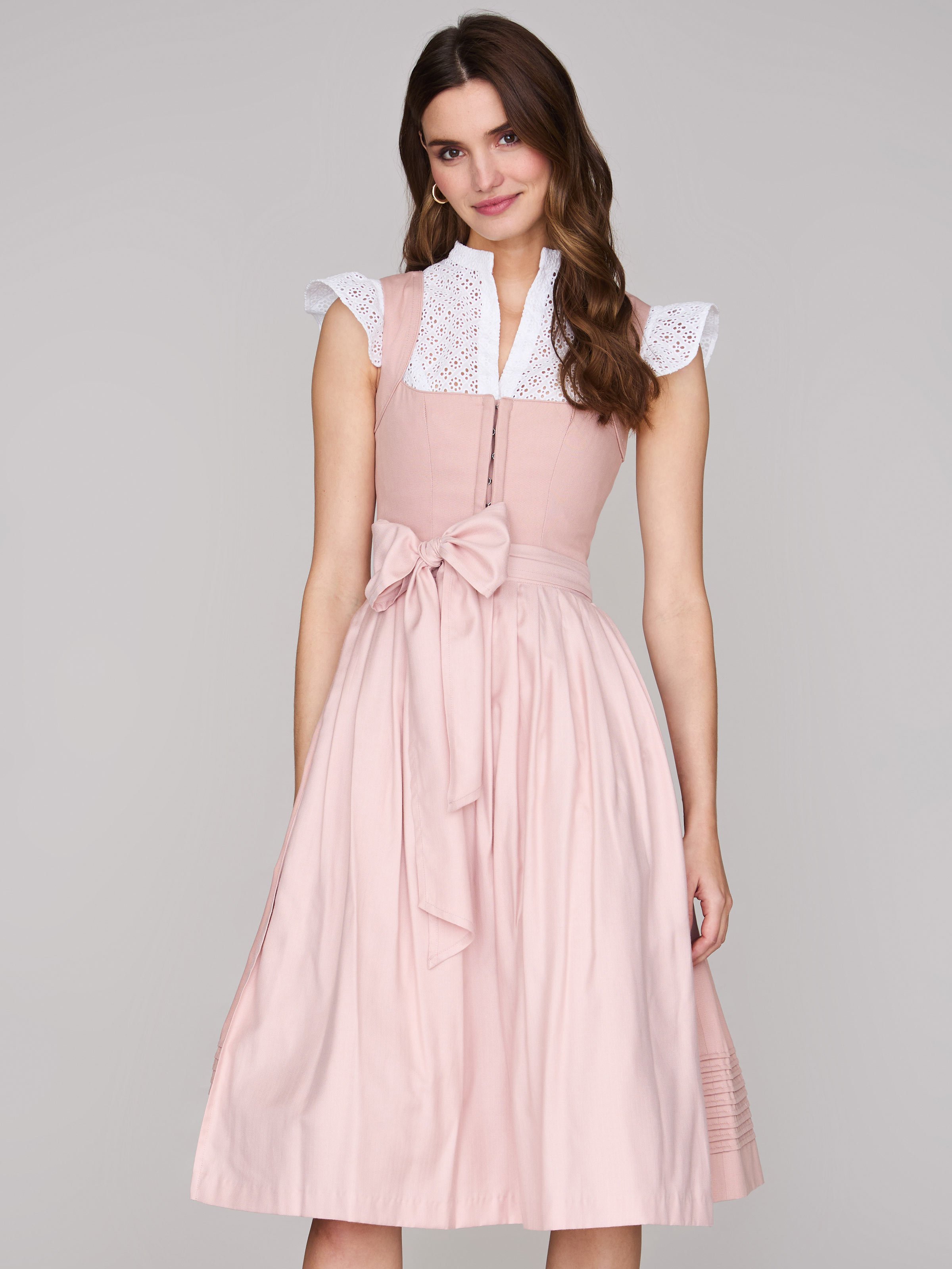 Dirndl in zartem Rosa