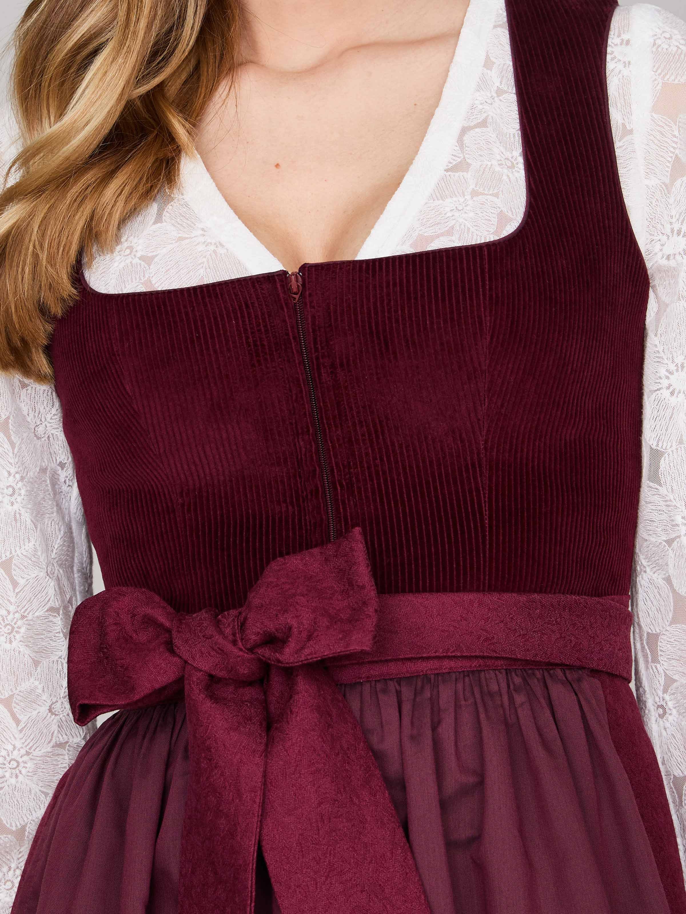 Burgunderrotes Dirndl mit Cord-Mieder