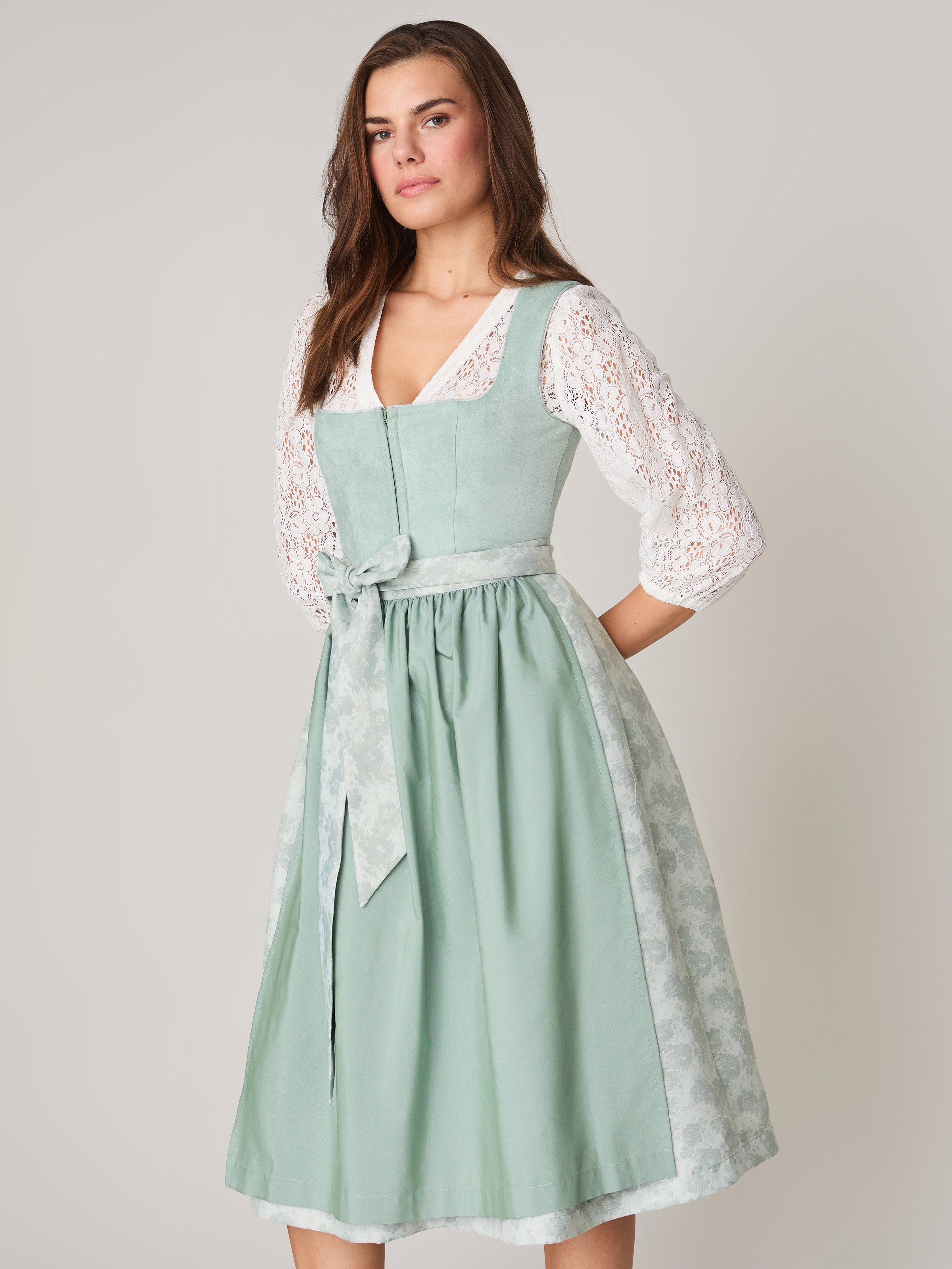 Dirndl mit Velours-Mieder in Türkis