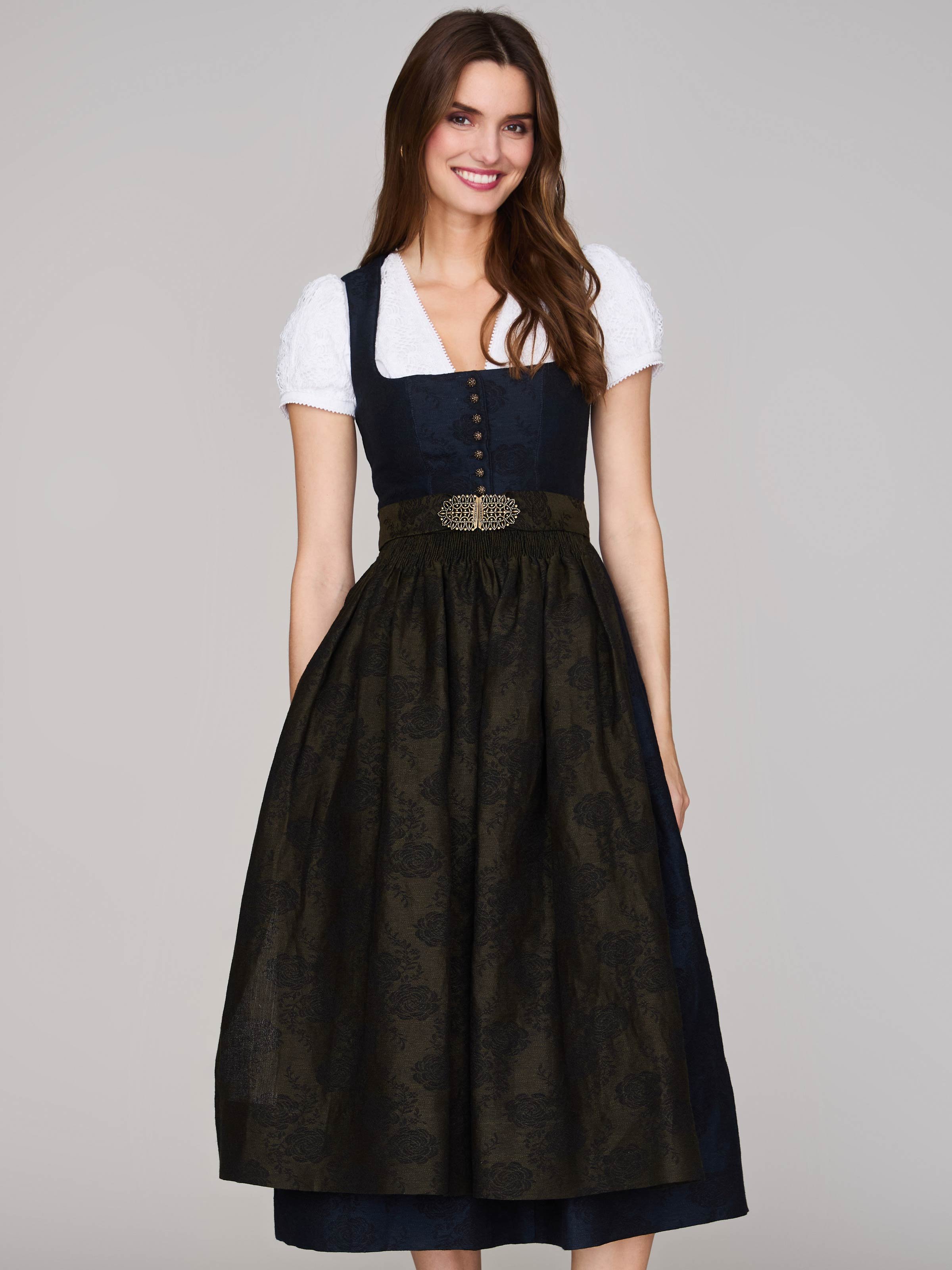 Indigoblaues Dirndl mit floralem Muster