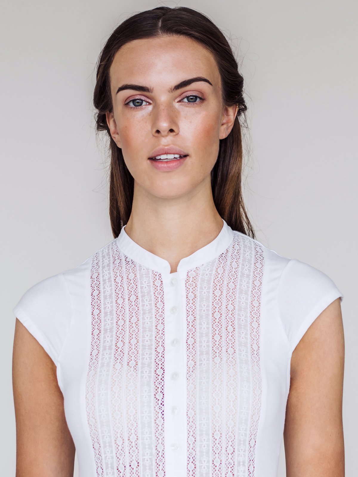 Dirndl blouse Katja in white in Julia Trentini Online Shop